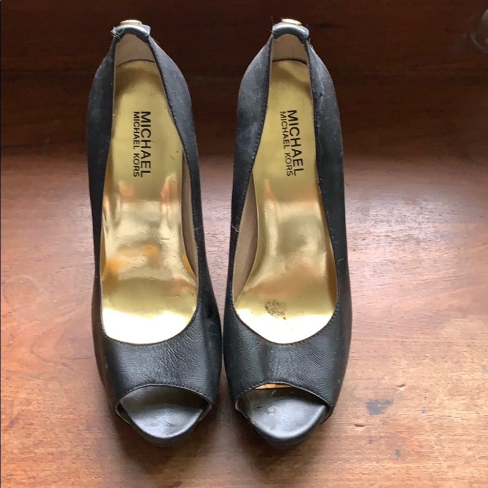 peep toe platform MICHAEL michale Kors  size 8